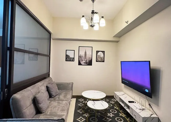 Sleek & Chic One-bedroom Apartment *